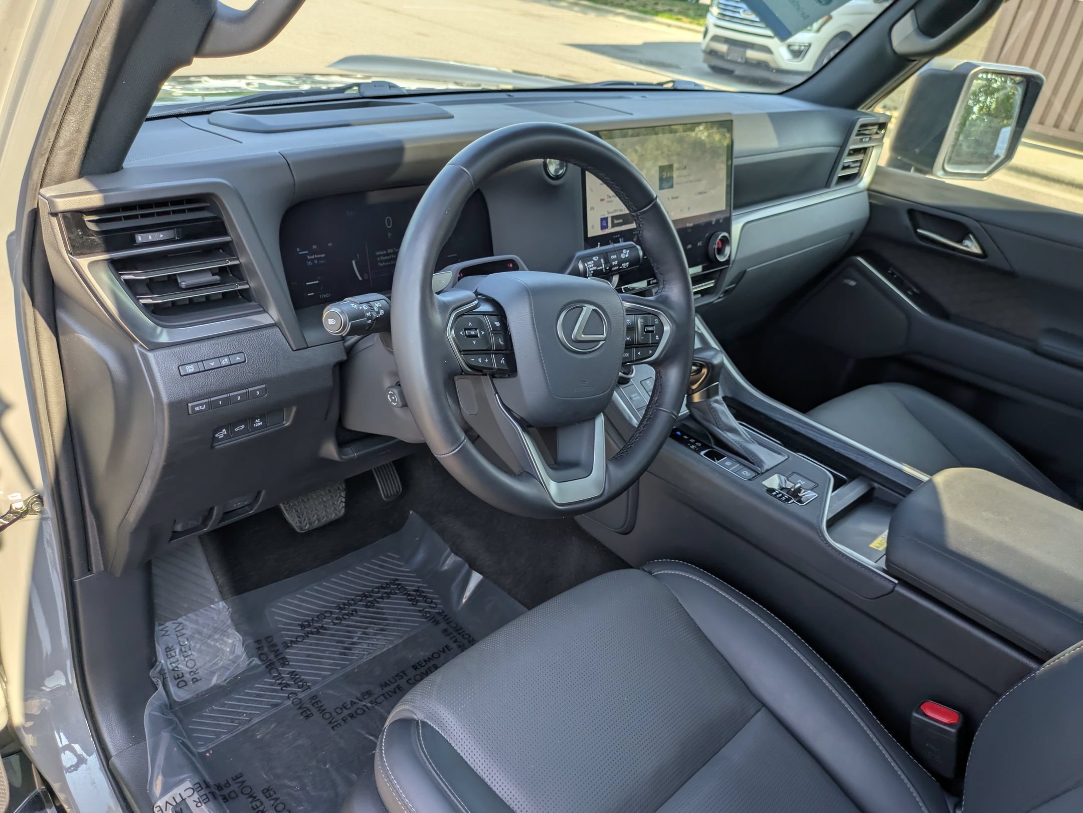 Used 2024 Lexus GX 550 w/ Accessory Package (Z1) AWD/4WD image 14