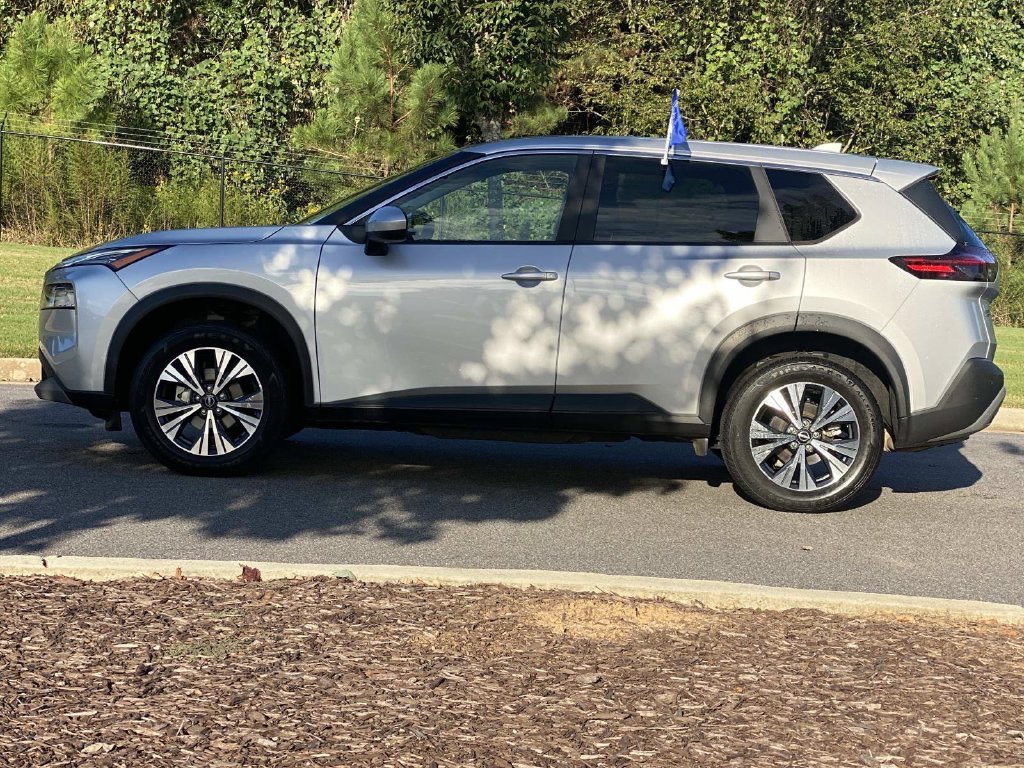 Used 2023 Nissan Rogue SV AWD/4WD image 9