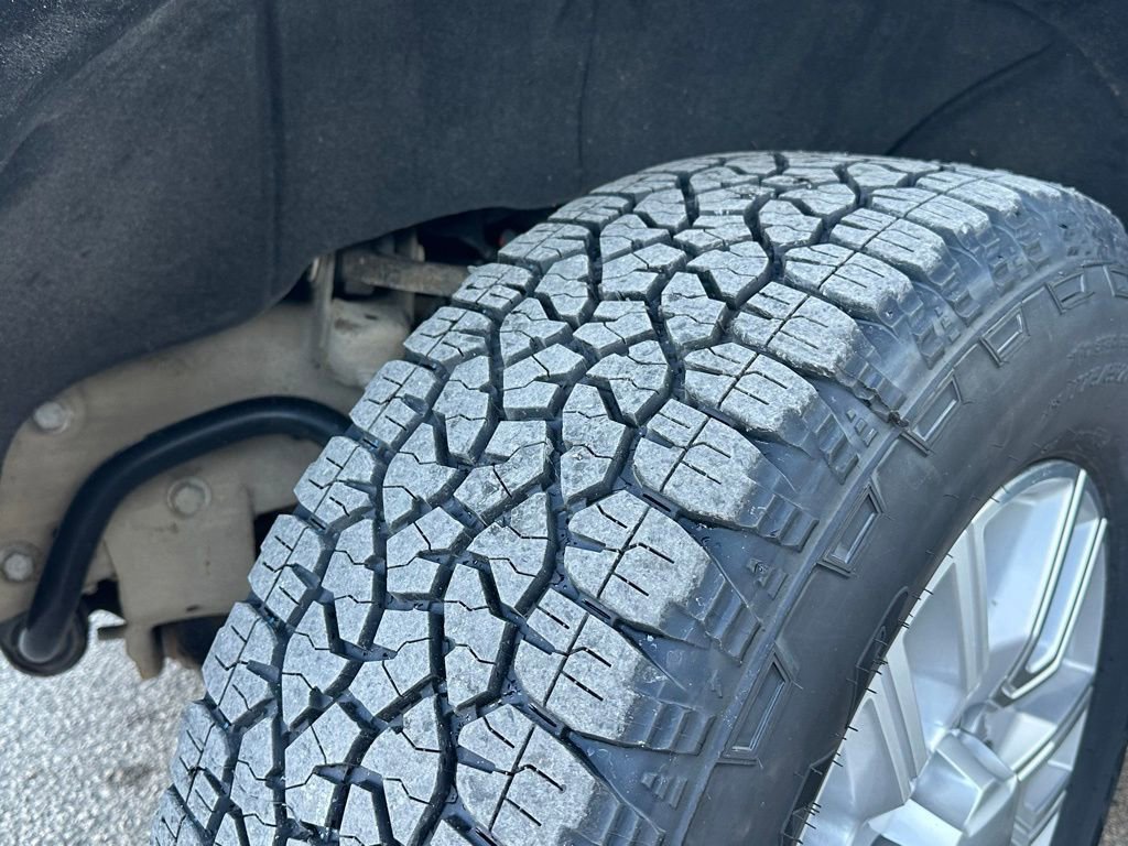 Used 2022 GMC Sierra 2500 SLT w/ SLT Premium Package image 9