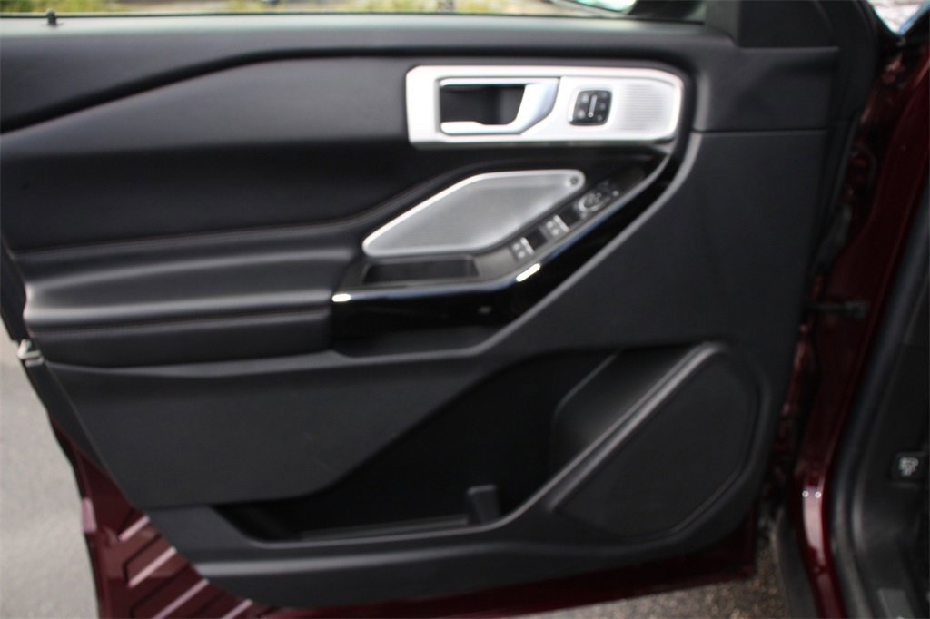 Certified 2022 Ford Explorer Platinum w/ Equipment Group 601A image 23