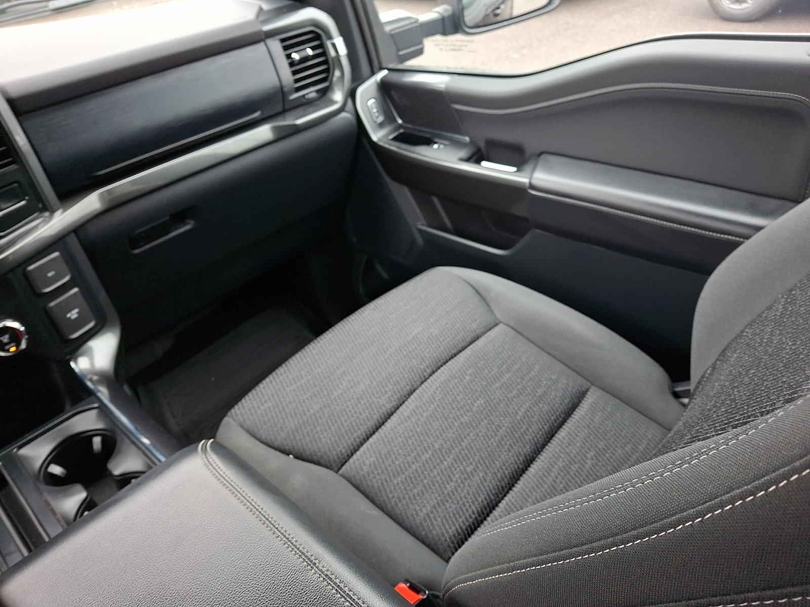 Certified 2021 Ford F150 XLT w/ Equipment Group 302A High image 16