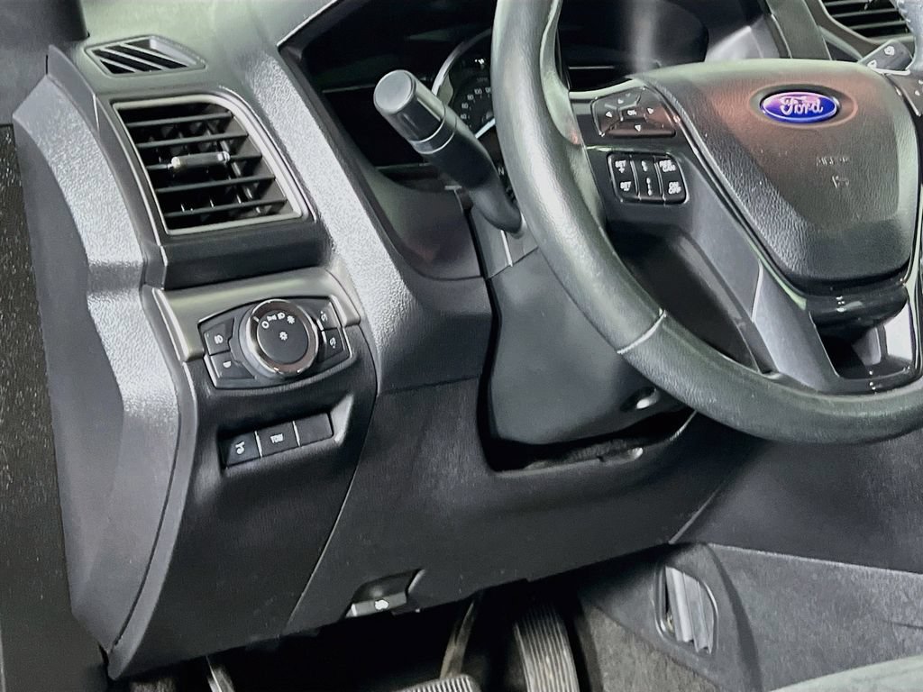 Certified 2019 Ford Explorer XLT w/ Equipment Group 202A AWD/4WD image 12