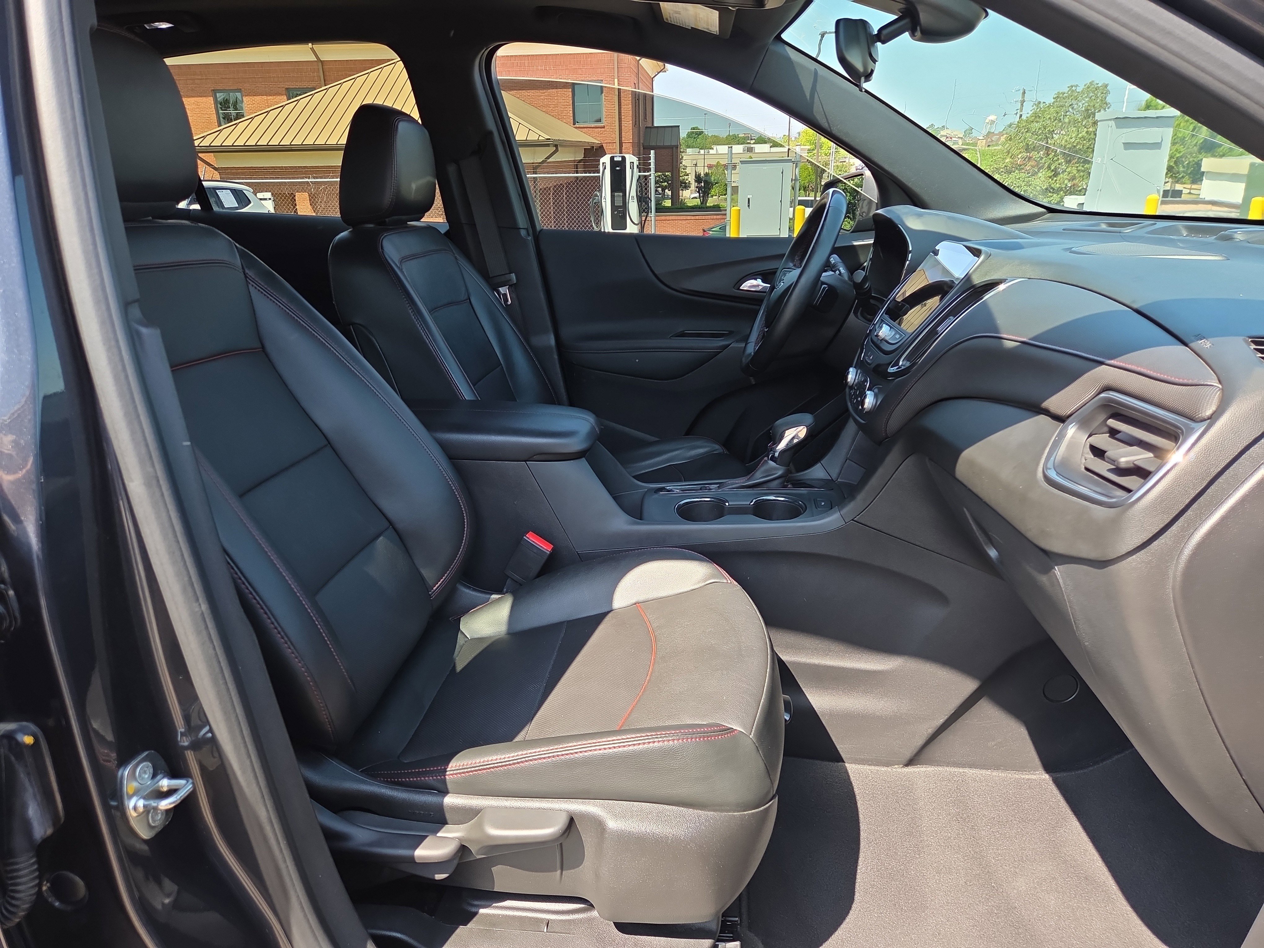 Used 2023 Chevrolet Equinox RS w/ RS Leather Package FWD image 15