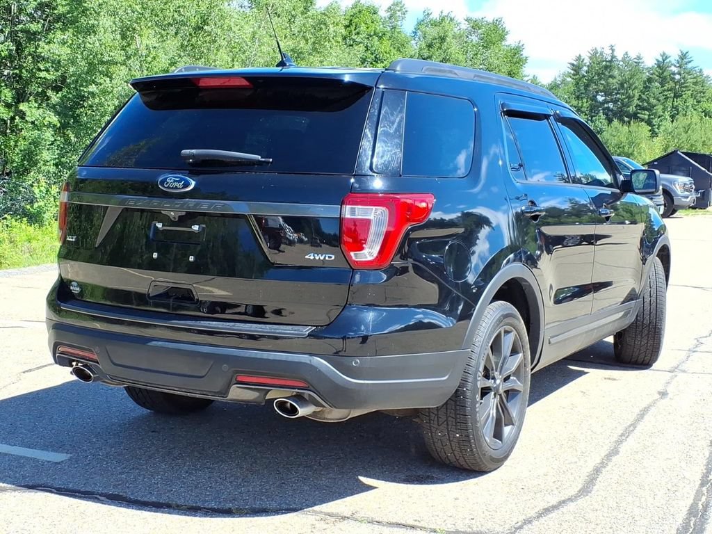 Certified 2018 Ford Explorer XLT w/ Equipment Group 202A AWD/4WD image 4