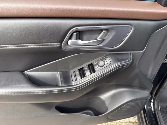 Used 2023 Nissan Rogue SV w/ SV Premium B Package AWD/4WD image 18