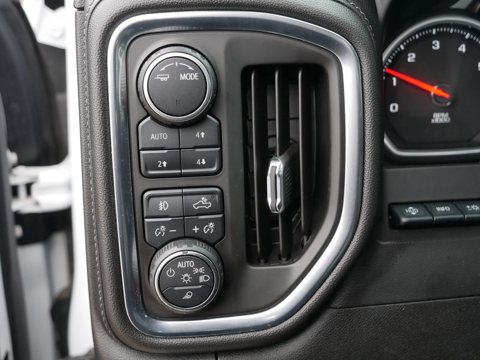 Used 2020 Chevrolet Silverado 2500 High Country w/ Z71 Off-Road Package image 17