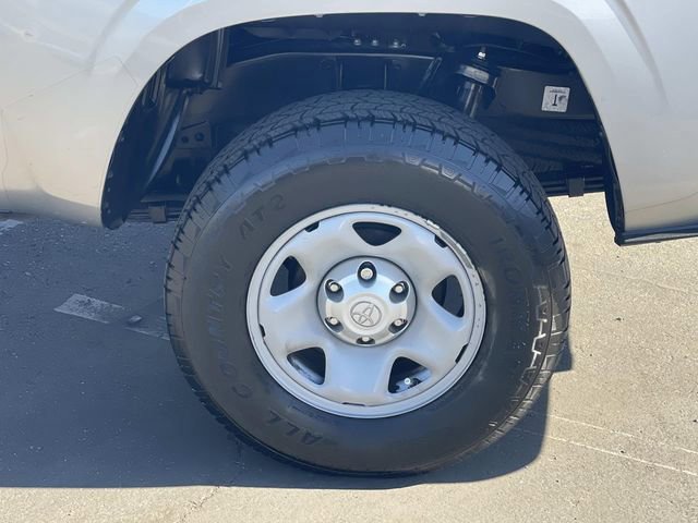 Used 2018 Toyota Tacoma SR5 image 39