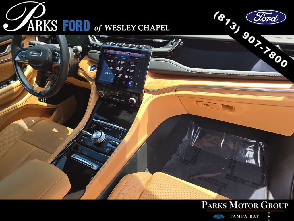 Used 2025 Jeep Grand Cherokee L Summit AWD/4WD image 10