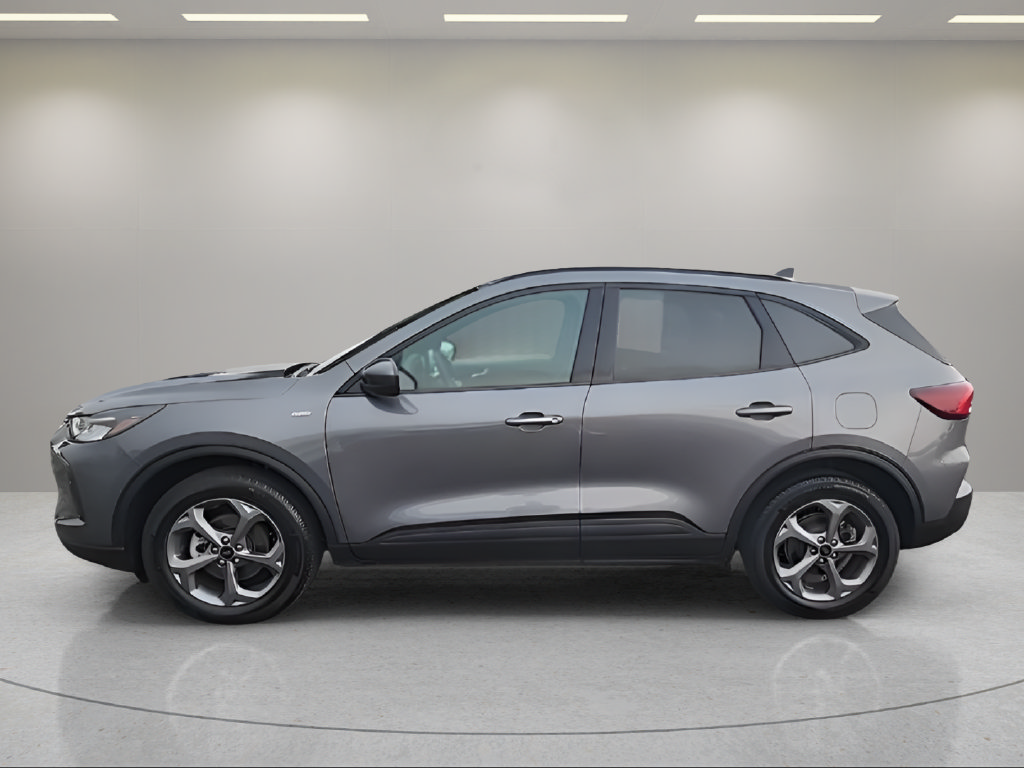 Certified 2025 Ford Escape ST-Line Select AWD/4WD image 4