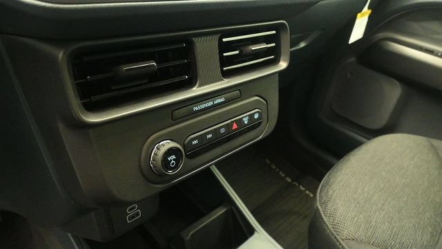 Certified 2025 Ford Maverick XL FWD image 17
