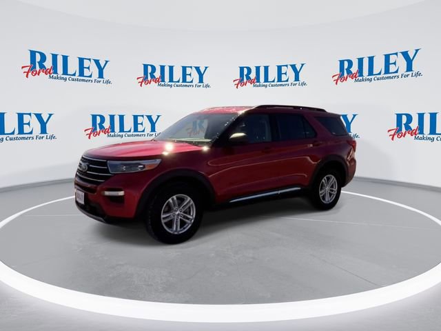 Certified 2021 Ford Explorer XLT w/ Equipment Group 202A image 2