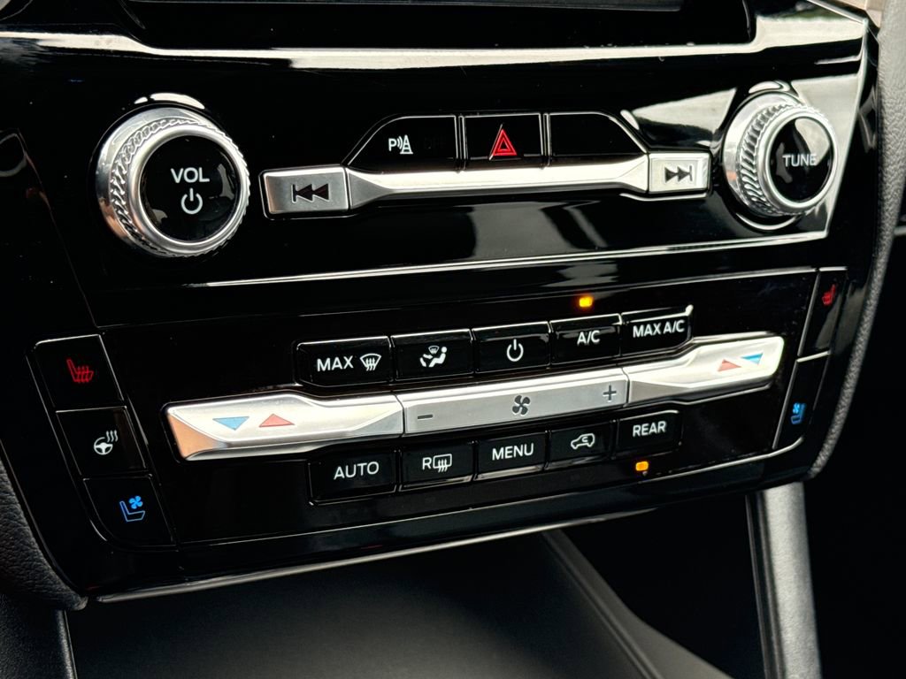 Certified 2023 Ford Explorer Limited w/ Equipment Group 301A image 22