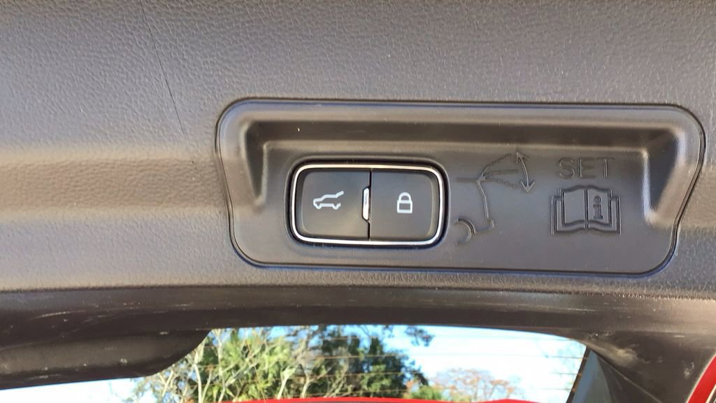 Certified 2022 Ford Explorer ST-Line image 9