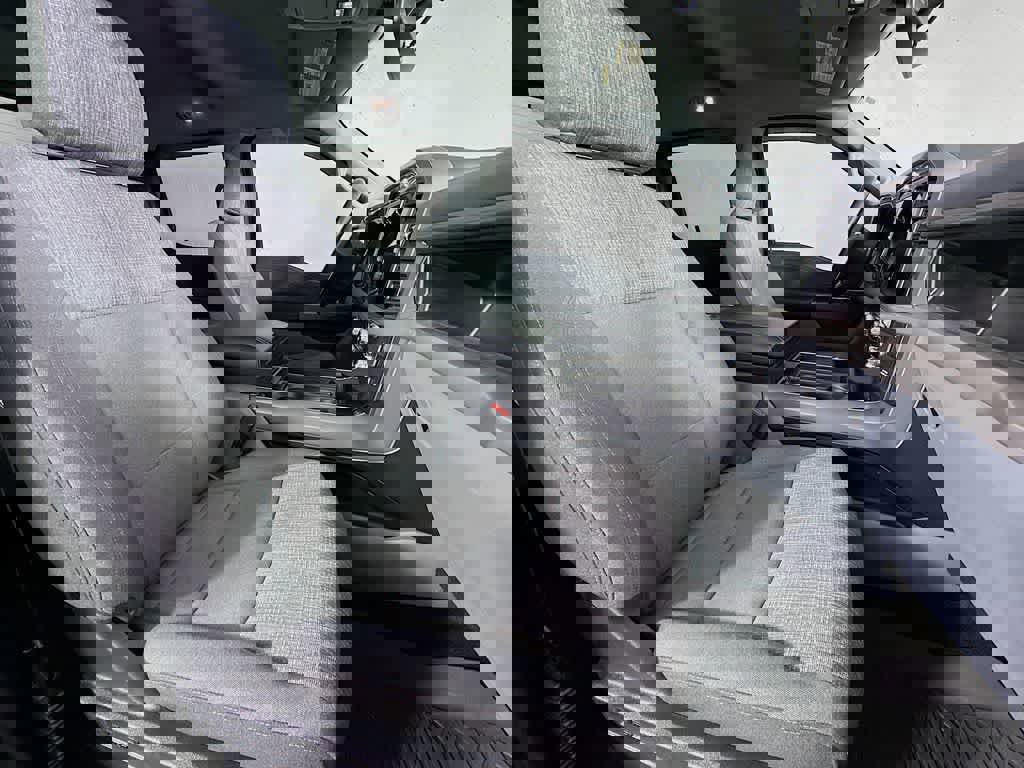 Certified 2022 Ford F150 XLT w/ Equipment Group 302A High image 18