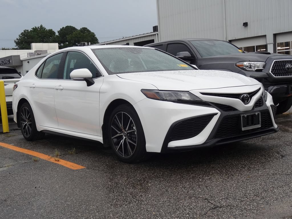 Used 2024 Toyota Camry SE w/ Blackout Package (TMS)