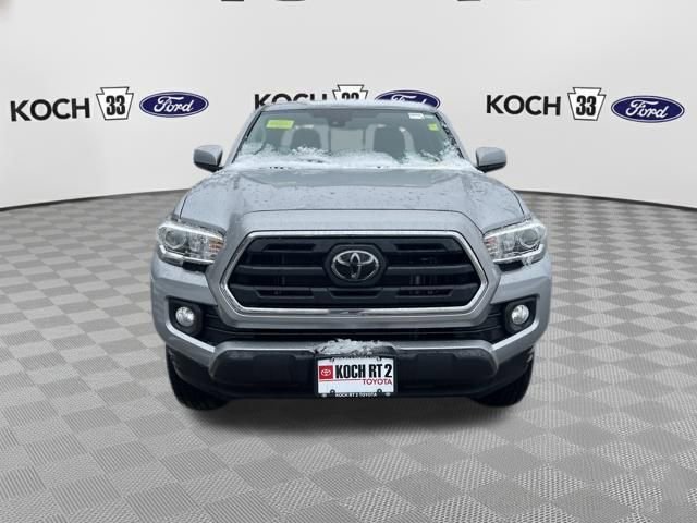 Used 2018 Toyota Tacoma SR5 AWD/4WD image 13