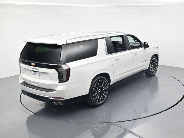Used 2025 Chevrolet Suburban High Country AWD/4WD image 44