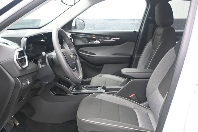 Used 2025 Chevrolet TrailBlazer LT AWD/4WD image 6