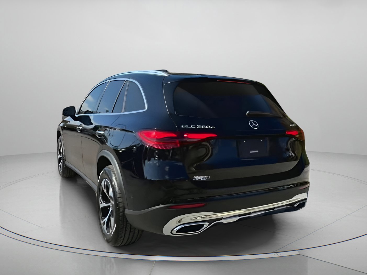 Used 2025 Mercedes-Benz GLC 350e 4MATIC image 15