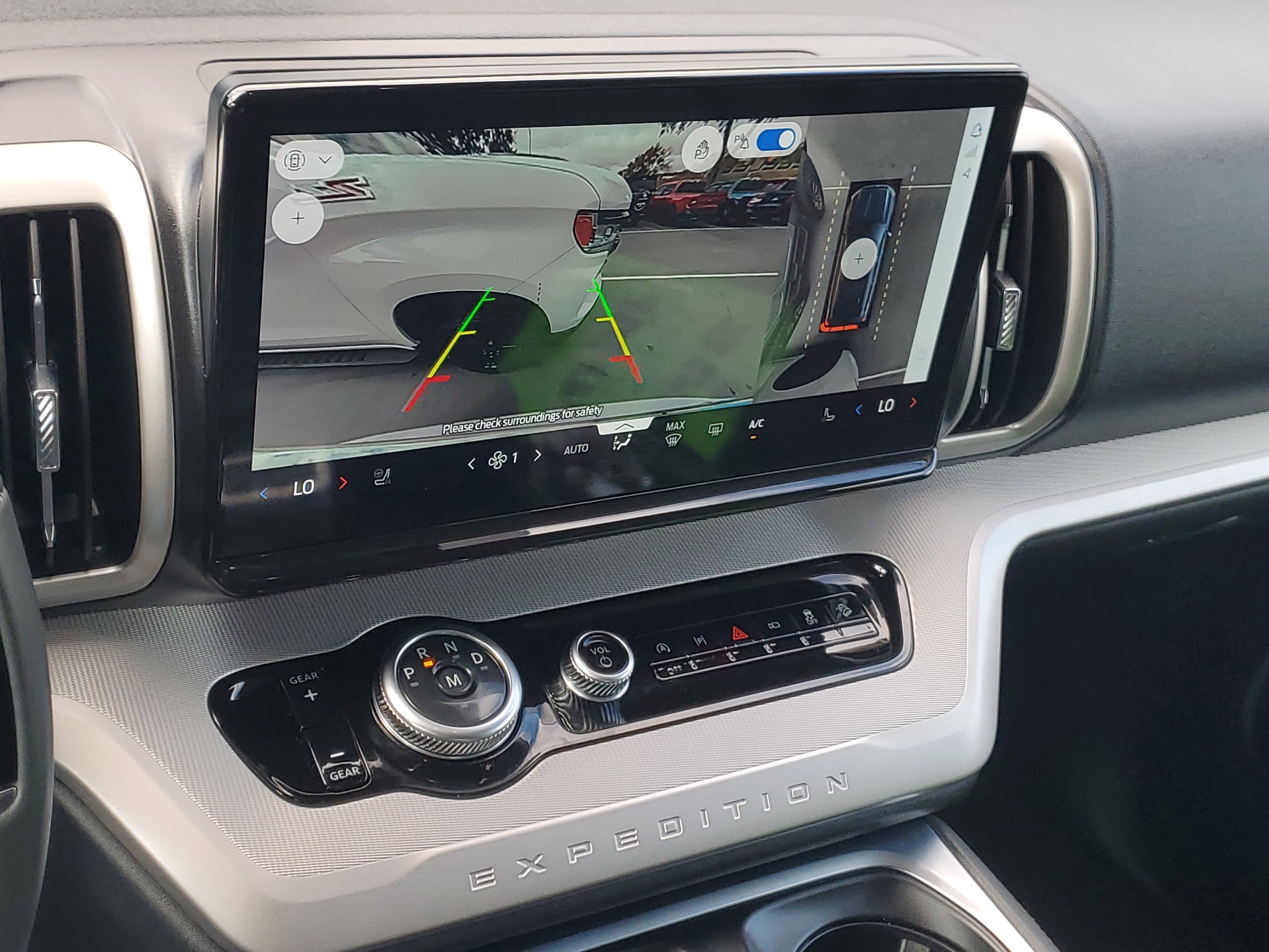 Certified 2025 Ford Expedition Active image 28