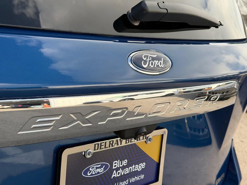 Certified 2022 Ford Explorer XLT w/ Equipment Group 202A RWD image 15
