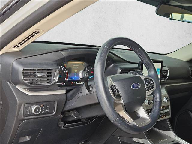 Certified 2020 Ford Explorer XLT w/ Equipment Group 202A RWD image 8