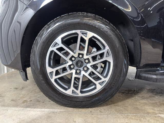 Certified 2025 Ford Expedition Active AWD/4WD image 14
