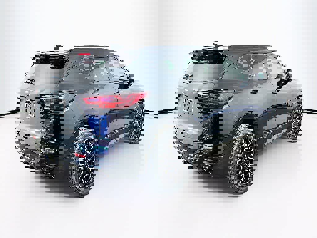 Used 2023 Chevrolet Blazer RS w/ Enhanced Convenience Package image 5