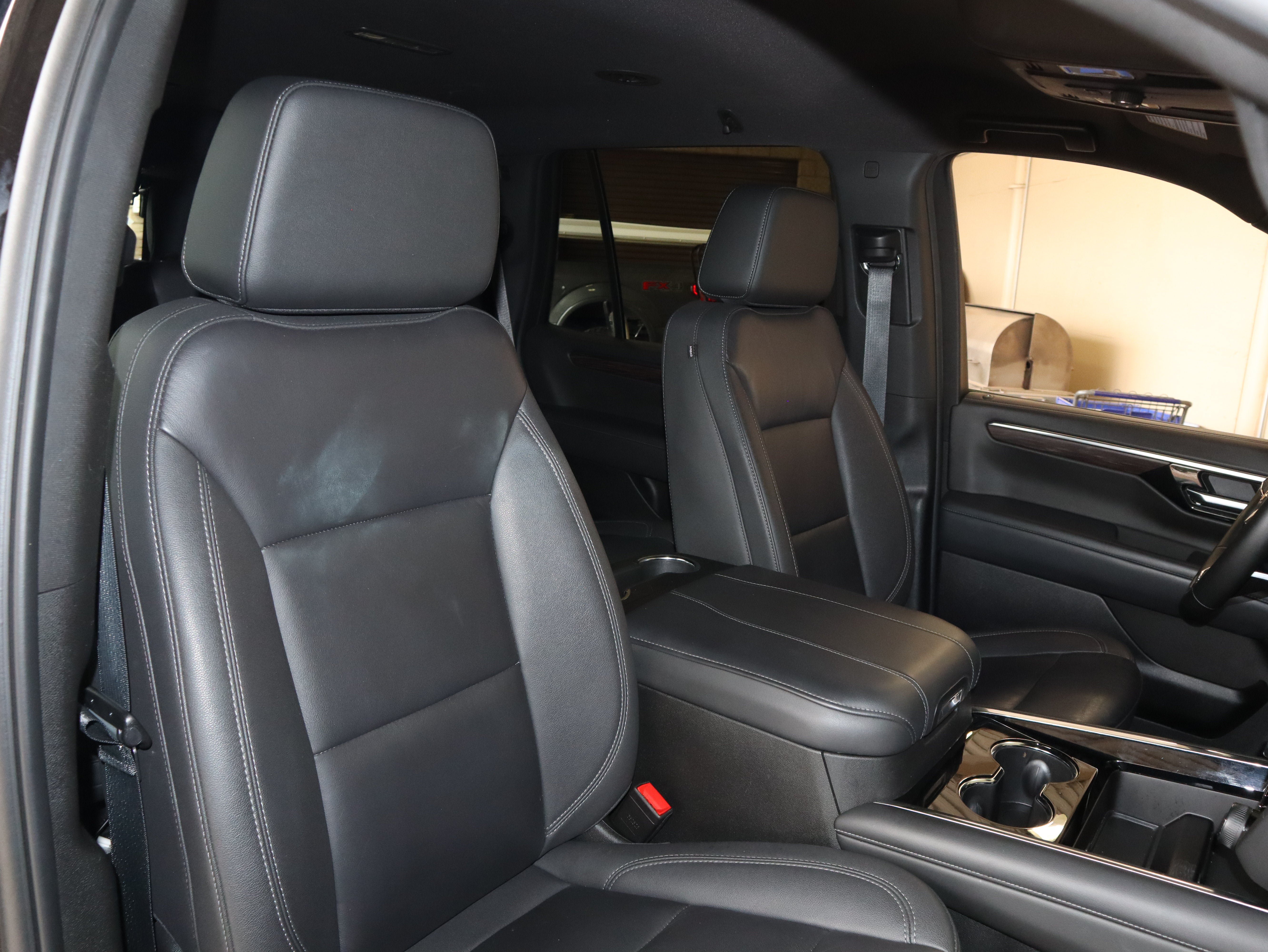 Used 2025 Chevrolet Tahoe LT RWD image 39