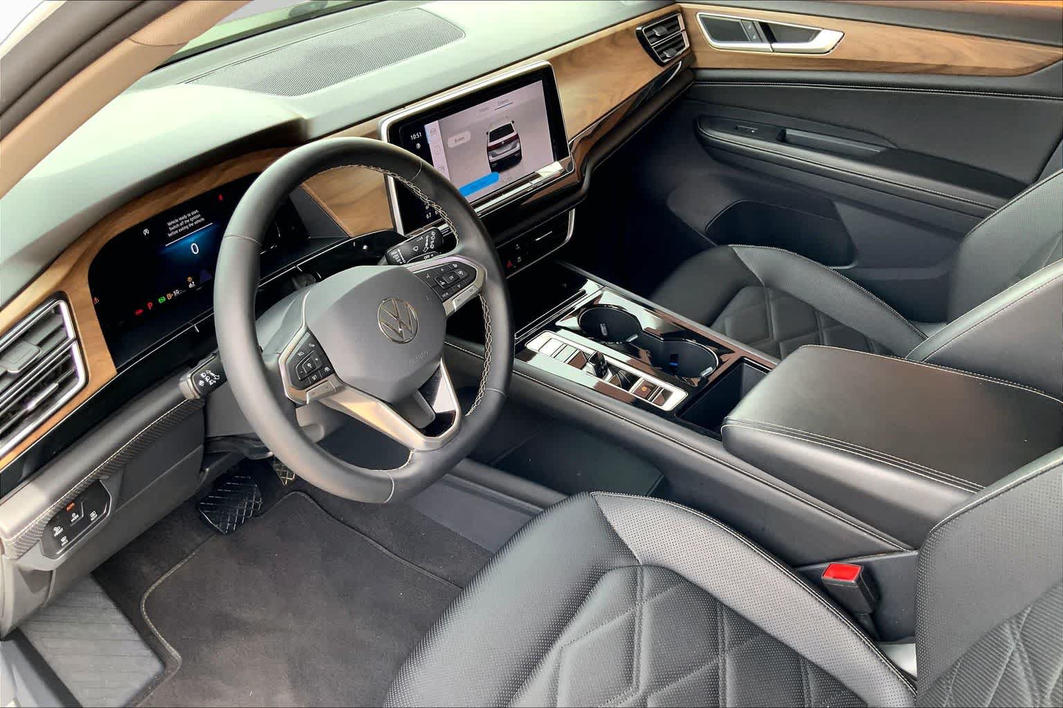 Used 2024 Volkswagen Atlas SE FWD image 18