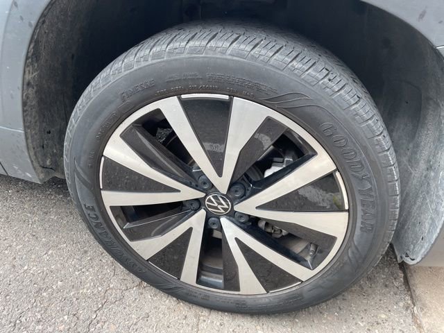 Used 2023 Volkswagen Taos SE FWD image 5