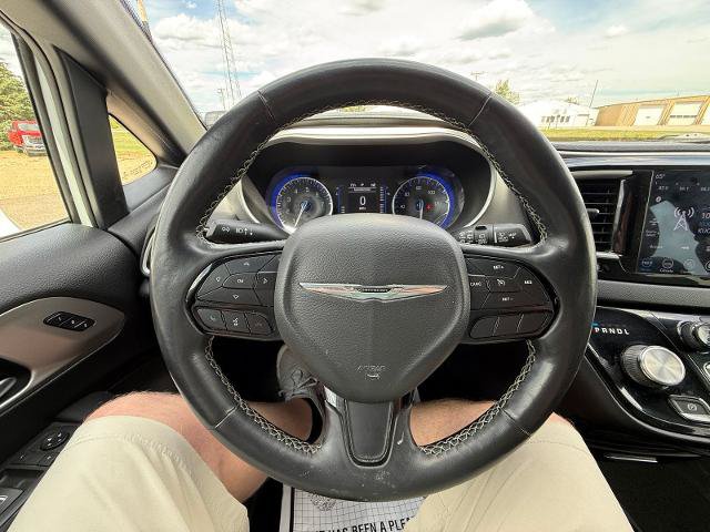 Used 2020 Chrysler Pacifica Touring-L AWD/4WD image 25