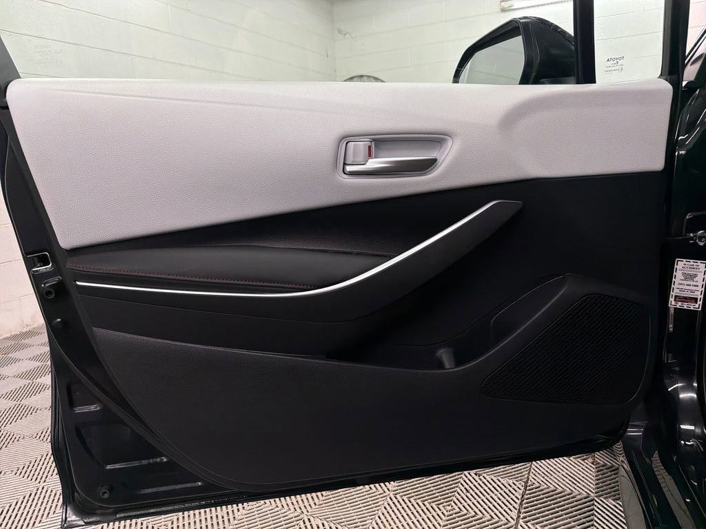 Used 2023 Toyota Corolla SE image 16