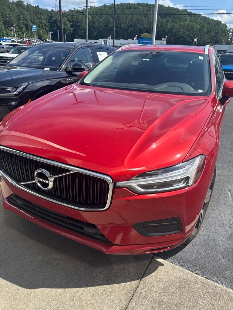 Used 2019 Volvo XC60 T5 Momentum w/ Multimedia Package AWD/4WD image 2