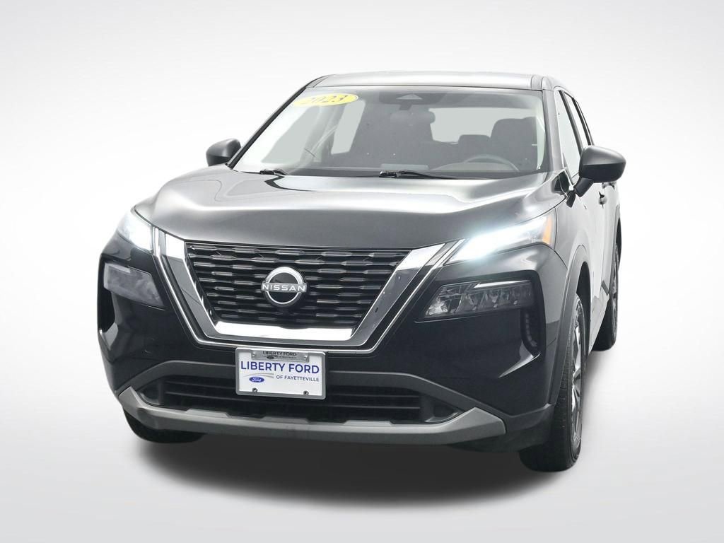 Used 2023 Nissan Rogue S AWD/4WD image 2