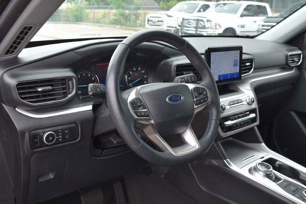 Certified 2023 Ford Explorer XLT w/ Equipment Group 202A AWD/4WD image 9