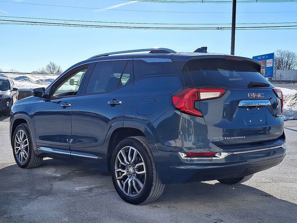 Used 2024 GMC Terrain Denali w/ Denali Premium Package image 2