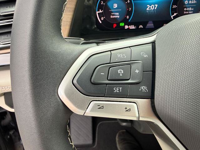 Used 2025 Volkswagen Atlas SE AWD/4WD image 34