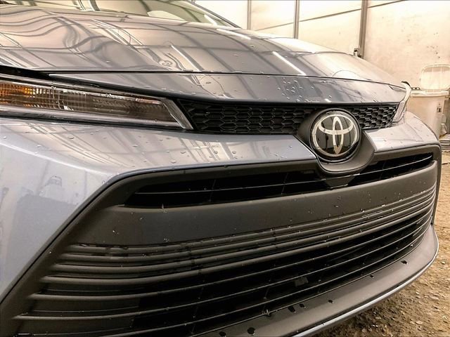 Used 2023 Toyota Corolla LE FWD image 29