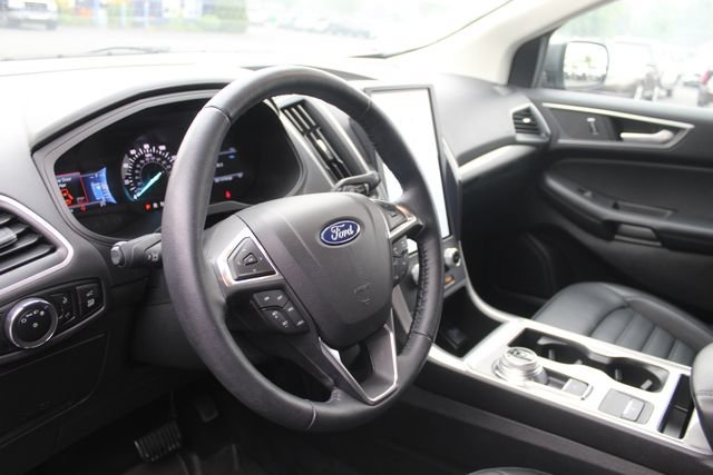 Certified 2024 Ford Edge SEL w/ Convenience Package AWD/4WD image 11