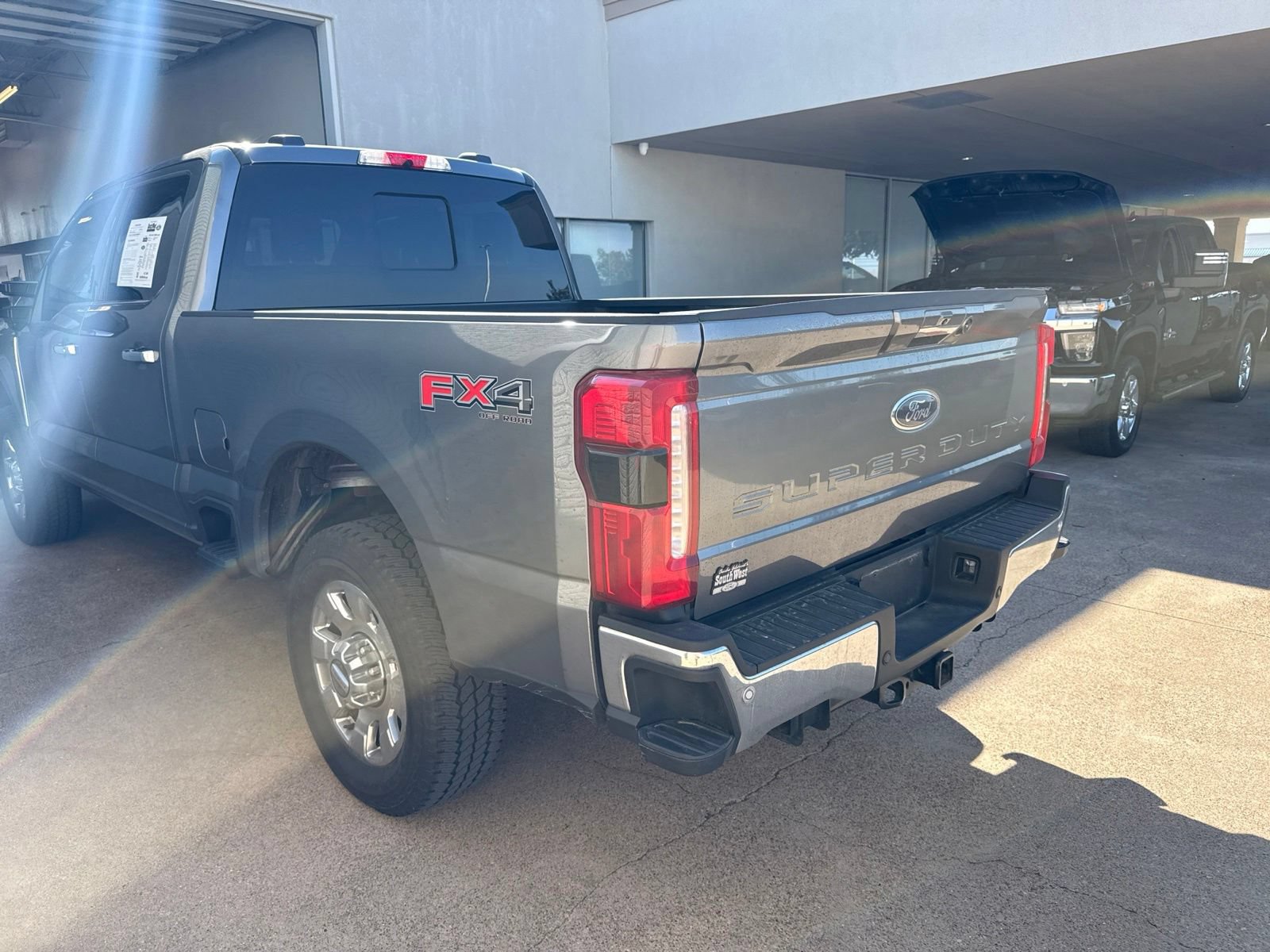 Certified 2024 Ford F250 Lariat w/ Lariat Ultimate Package AWD/4WD image 5