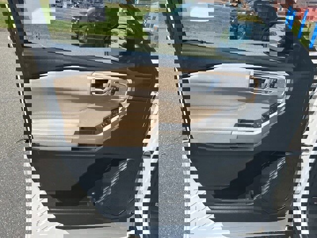 Certified 2022 Ford Explorer Limited w/ Equipment Group 301A image 13