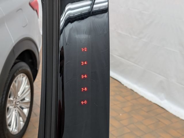 Certified 2024 Ford Explorer Limited w/ Limited Technology Package AWD/4WD image 9