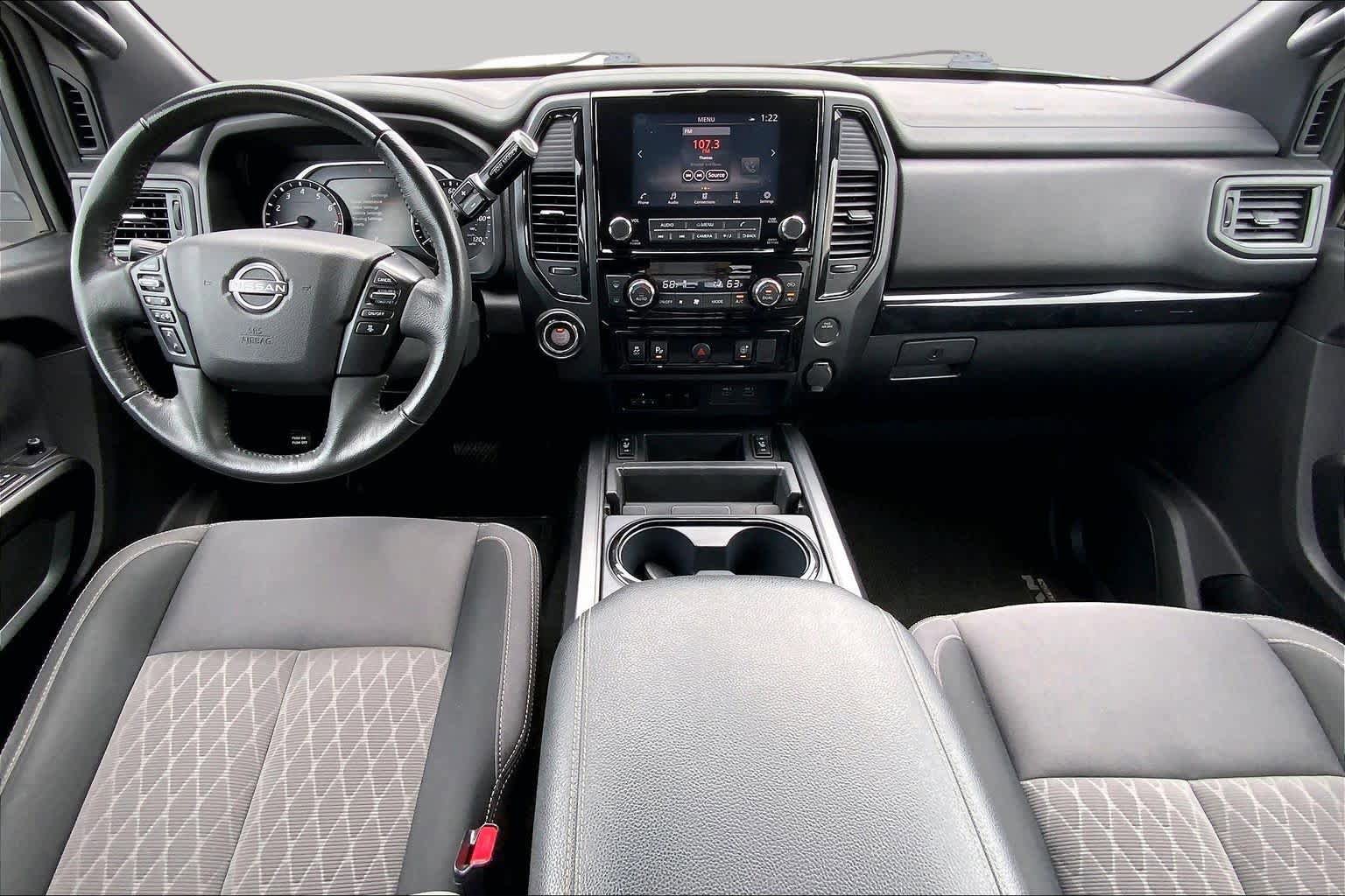 Used 2024 Nissan Titan SV RWD image 15