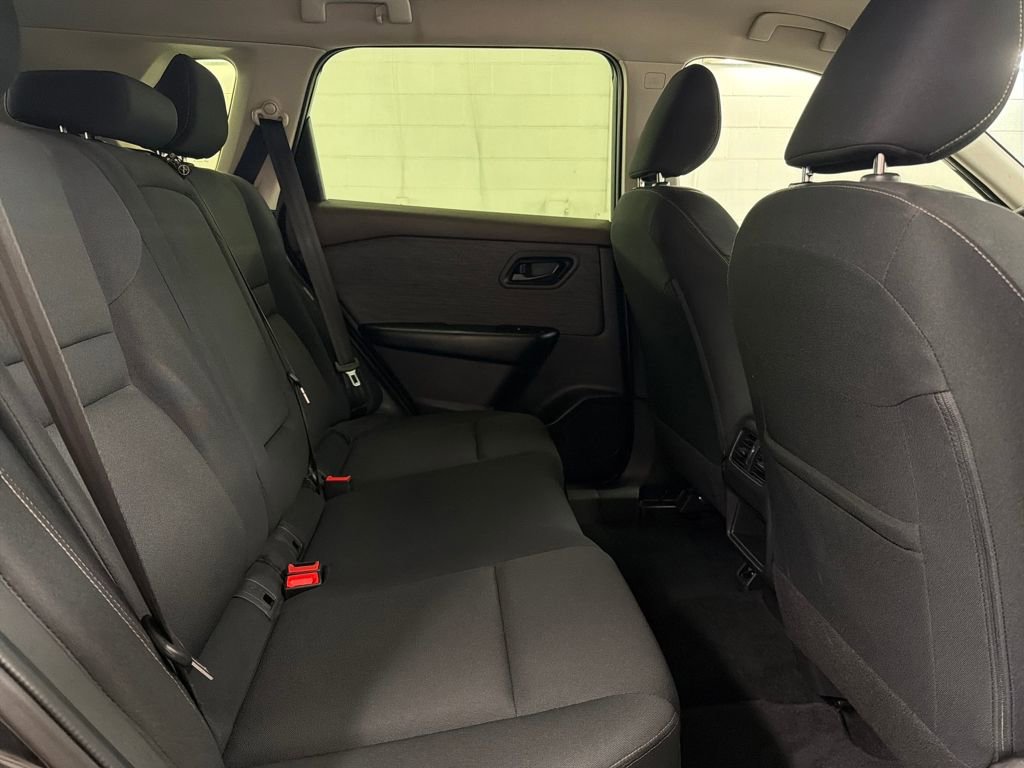 Used 2023 Nissan Rogue S image 29