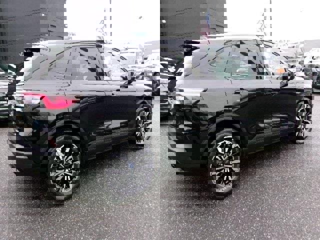 Certified 2022 Ford Escape SE w/ SE Sport Appearance Package image 5