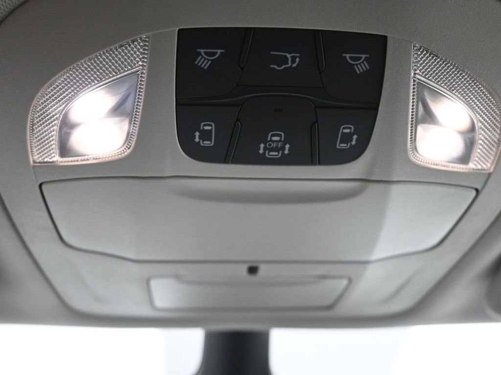 Used 2023 Chrysler Pacifica Touring-L FWD image 23
