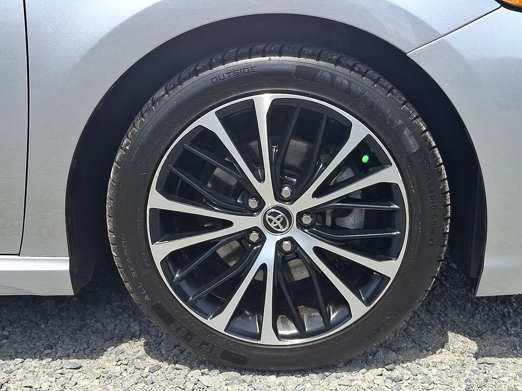 Used 2020 Toyota Camry SE FWD image 9