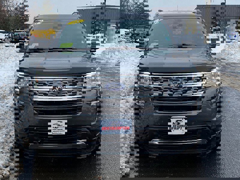 Certified 2018 Ford Explorer XLT w/ Equipment Group 202A image 8