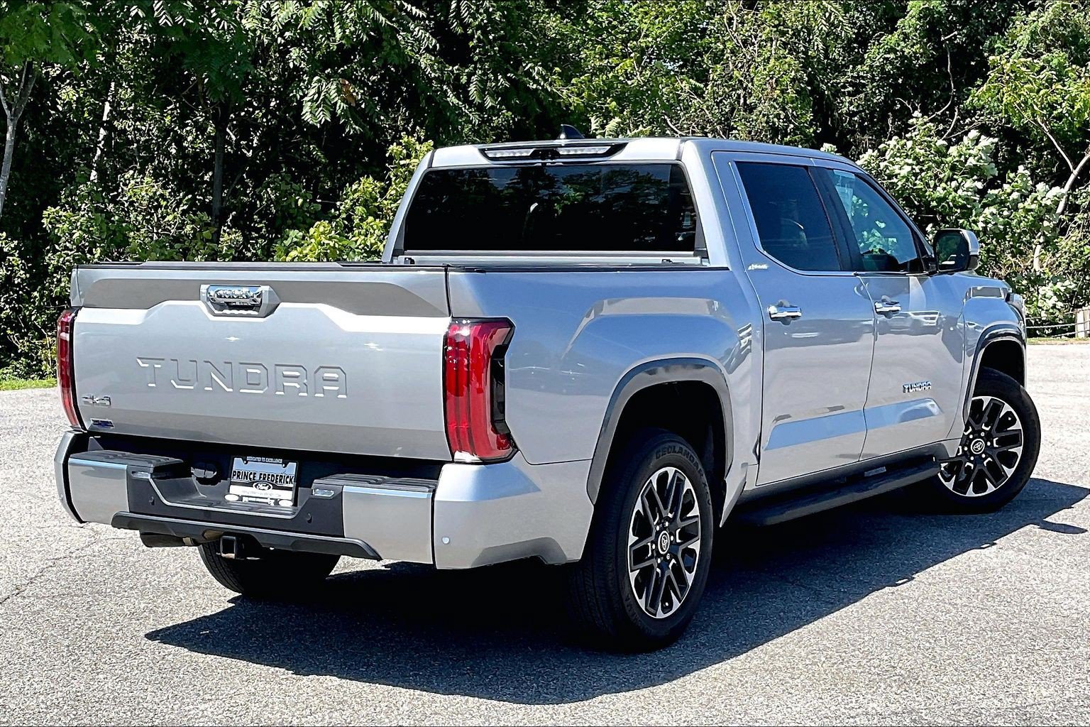 Used 2024 Toyota Tundra Limited AWD/4WD image 12